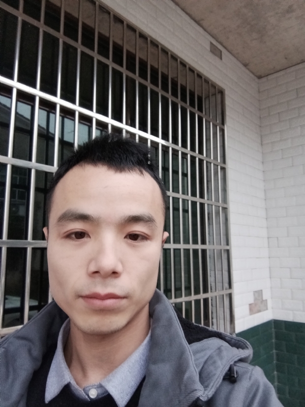 笑得那么开心的第三张照片--长沙王婆说媒